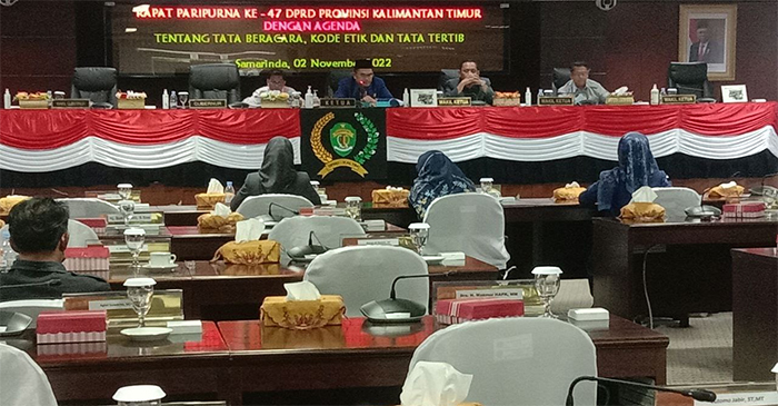 Hybrid Zoom Meeting Rapat Paripurna Akan Dilegalisasi