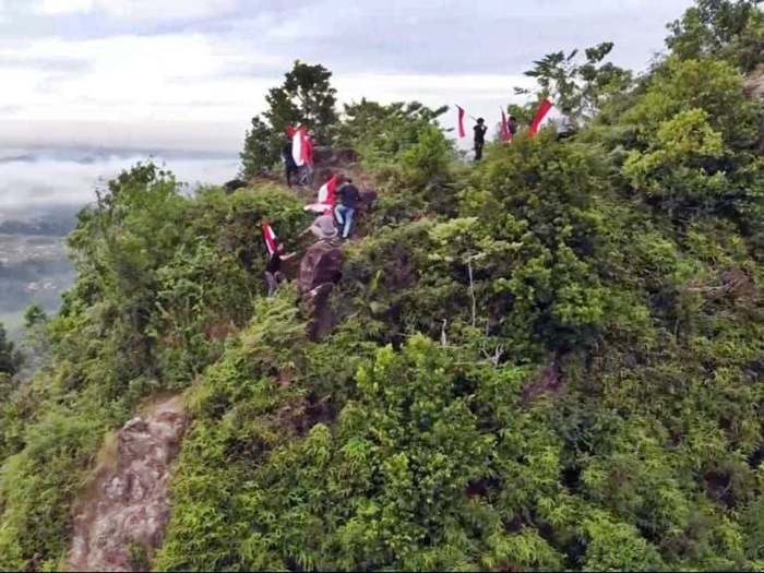 Pemdes Sumber Sari Perindah Wisata Puncak dengan Wisata Perkemahan