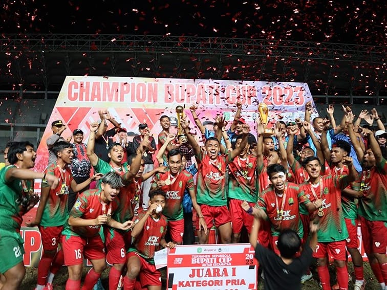 Tim Sepak Bola Loa Janan Kampiun Turnamen Bupati Cup 2023