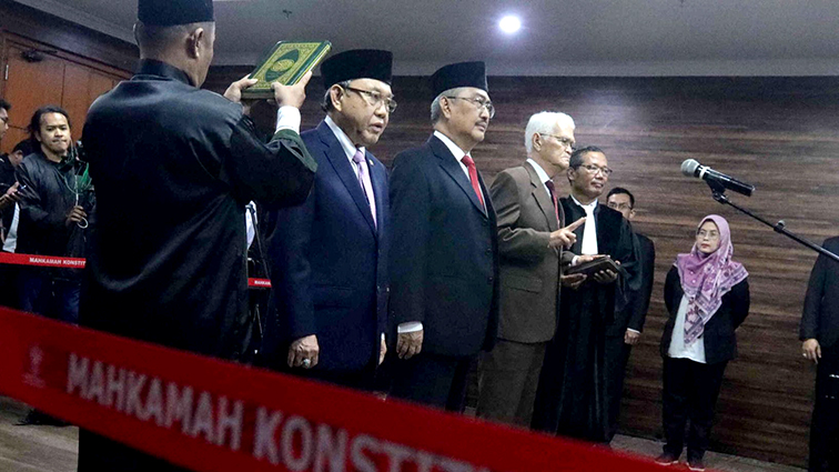 Ketua MK Lantik Tiga Anggota MKMK