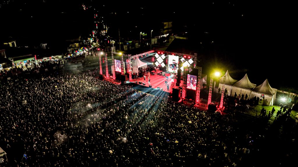 Denny Caknan Meriahkan K-Fest Full Senyum di Loa Kulu