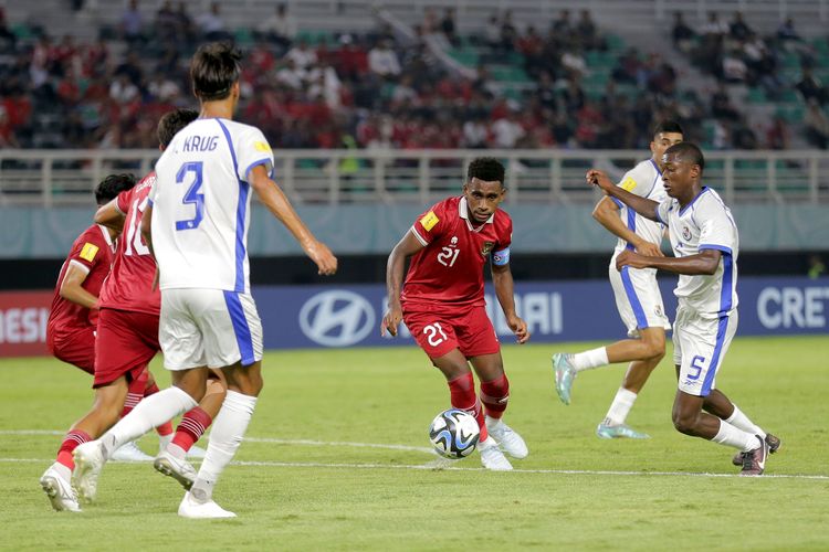 Peran Baru Sebagai Gelandang Timnas U19 Indonesia, Iqbal Gwijangge Anggap Sebagai Tantangan