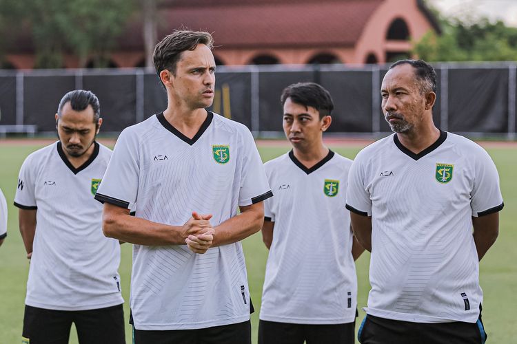 Paul Munster Pimpin Persebaya Pada Liga 1 2023-2024