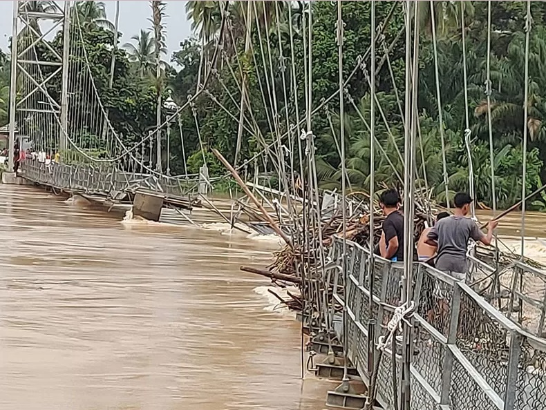 Jembatan Gantung Kab. Kuansing Putus Sehingga Isolasi 2 Desa