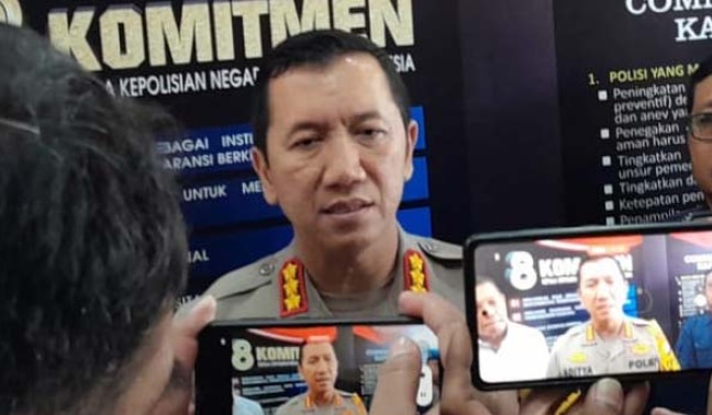 Mayat Wanita Sudah Membusuk dan Penuh Luka Sayat Ditemukan Dalam Kos Pria