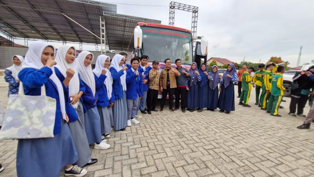 Operasional Bus Sekolah di Kecamatan Muara Jawa Dimulai Jam 06:00