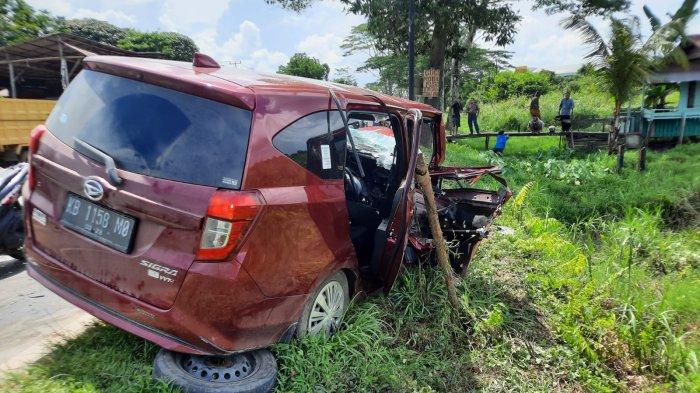 Jalan Trans Kalimantan Menelan Korban Lagi, Minibus Adu Banteng Dengan Bus Antarkota