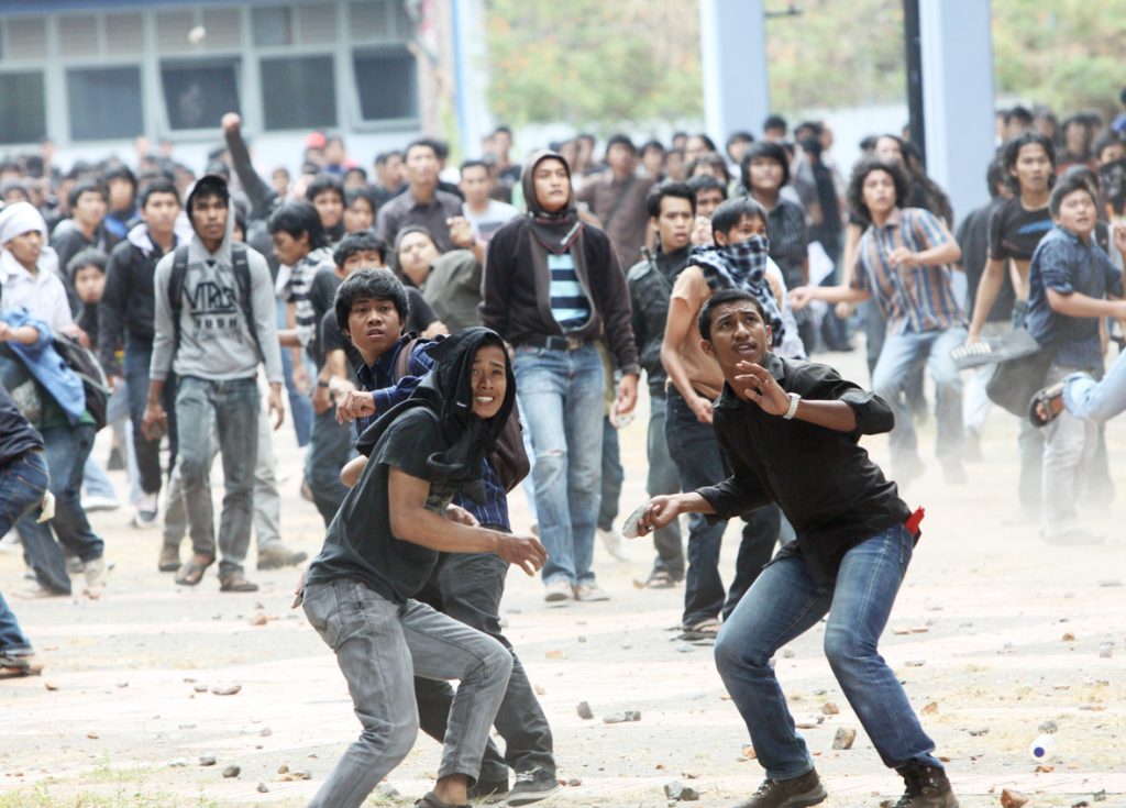 Anak SMP di Bekasi Serang Pelajar Yang Sedang Nongkrong, Warganet Geram