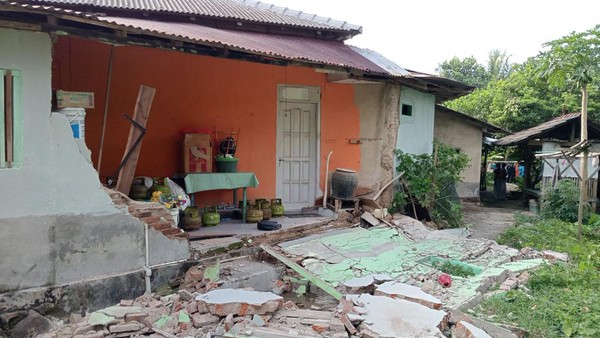 Update Gempa: 87 Rumah Terdampak di Tuban-Bawean, 2 Orang Luka