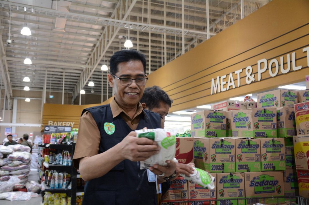 Pasar Tradisional dan Modern Diperiksa DPPKUKM, Persiapan Idul Fitri Dipastikan Aman