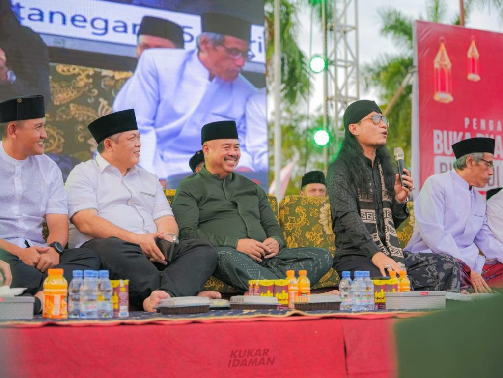 Pengajian dan Buka Puasa Bersama Busu Edi Damansyah – Gus Miftah, Ribuan Warga Tumpah Ruah