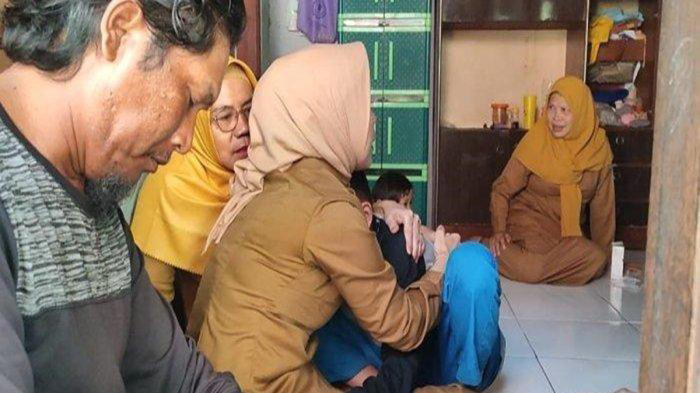 Dijual Ibunya, Kehilangan Ponsel Membuat Anak di Cirebon Depresi dan Berhenti Sekolah