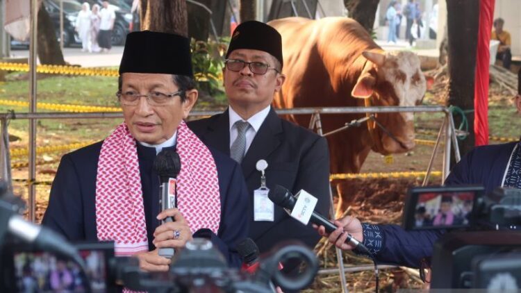 Kelompok Tionghoa dan Pengurus Katedral Sumbangkan Hewan Kurban ke Masjid Istiqlal