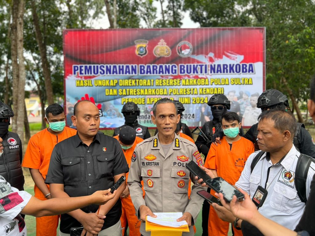 Polda Sultra Hancurkan 7 Kg Barang Bukti Narkoba: Sabu dan Ganja