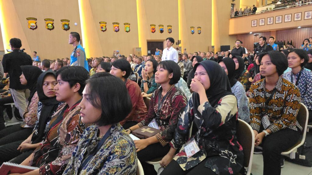 Bahagianya Keluarga Rifda, Anak Bintara Asal Kendari Lolos Seleksi Pusat Taruni Akpol 2024