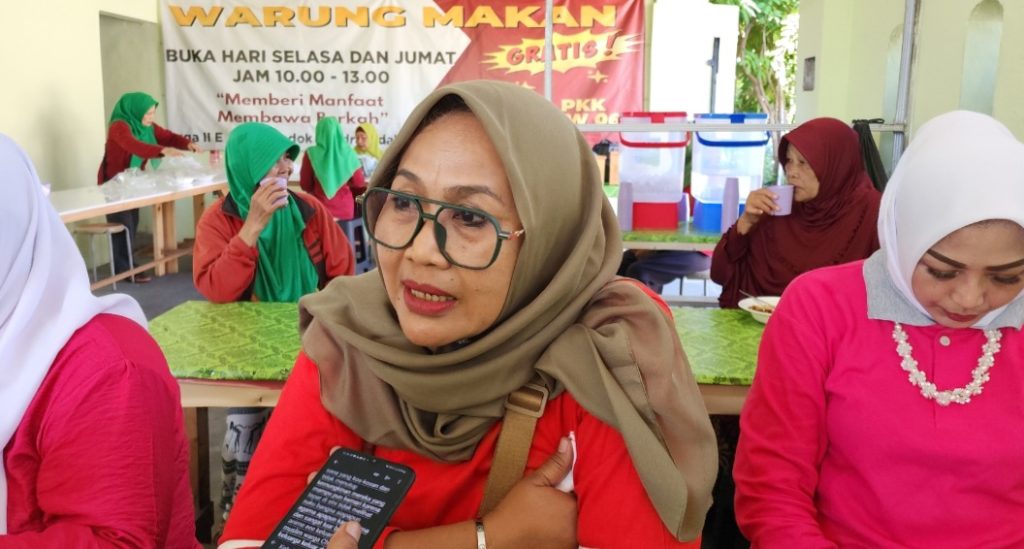 Rina Floreta Nuryanto Sediakan Makanan Gratis Setiap Selasa dan Jum’at