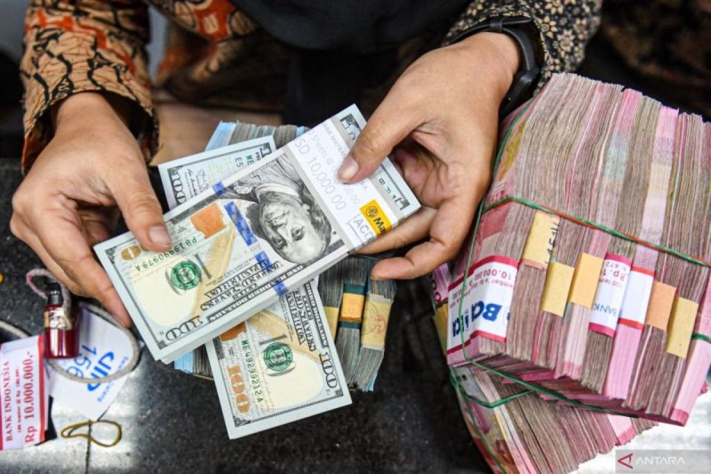 Rupiah Menguat terhadap Dolar AS pada Rabu Jelang Pengumuman Hasil RDG BI