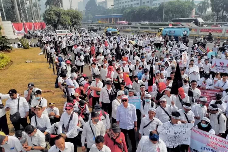 Tahun Ini Honorer Pemprov Banten Diangkat, Waspadai Rayuan Uang