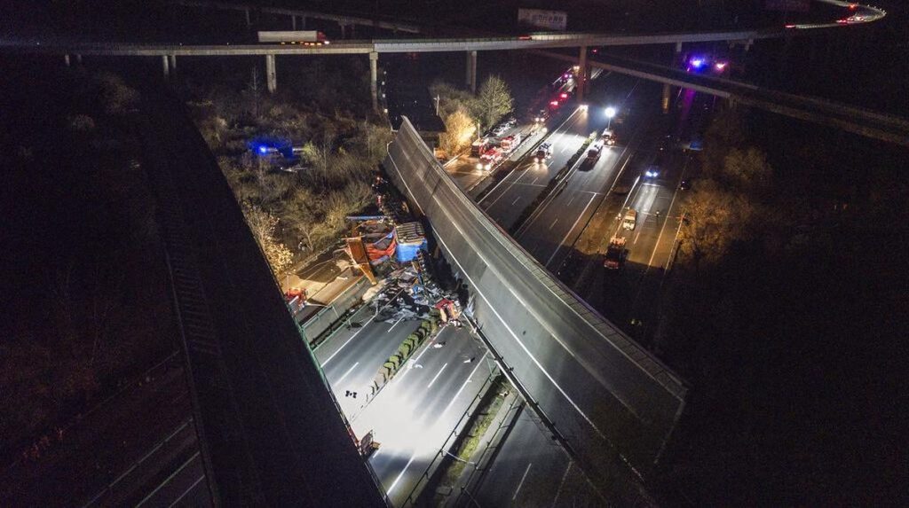 Tragedi di China: Jembatan Ambruk, 11 Korban Jiwa