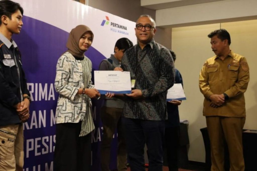 150 Mahasiswa Terima Beasiswa dari Pemkab Kukar dan PHM