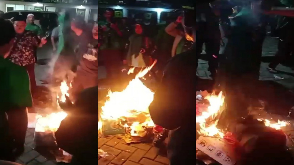 Kader PPP Tasikmalaya Bakar Seragam di DPP Menteng, Tuntut SK Pilkada