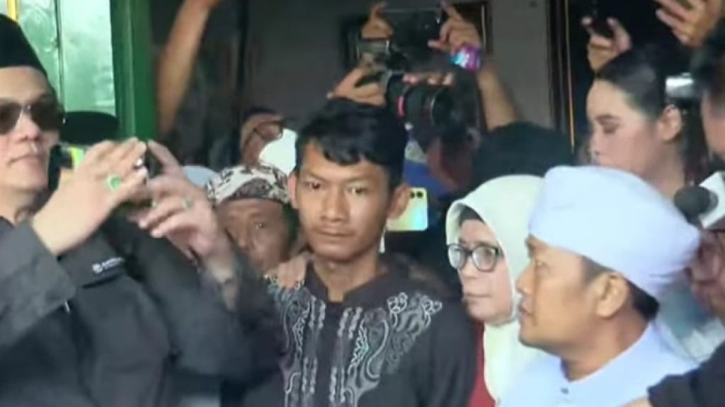 Saka Tatal’s Legal Representative: Iptu Rudiana Tidak Hadir dalam Sumpah Pocong