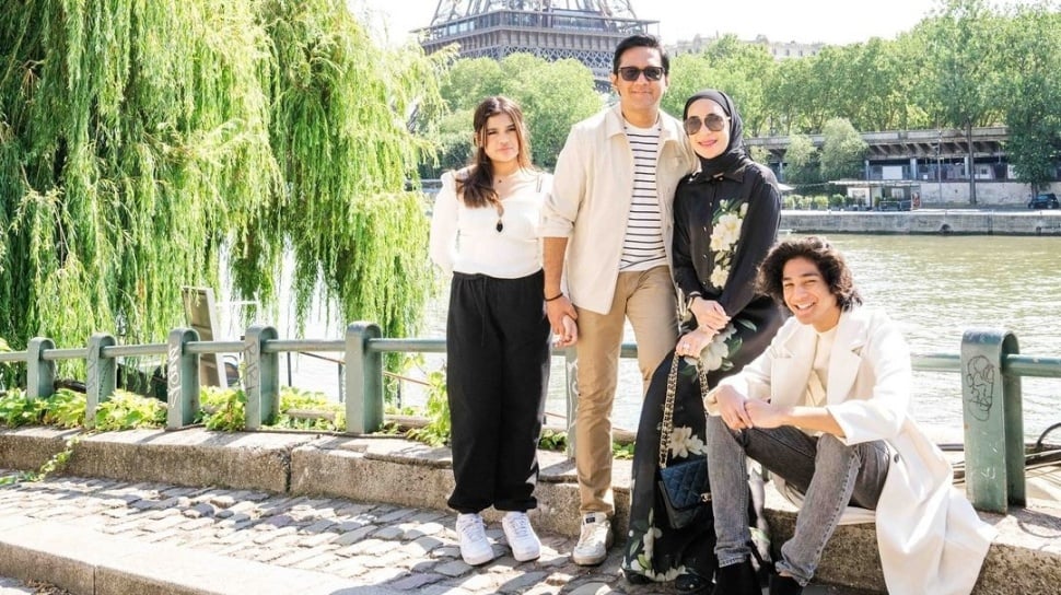 Andre Taulany dan Erin Liburan ke Paris Bersama Meski Tengah Proses Perceraian