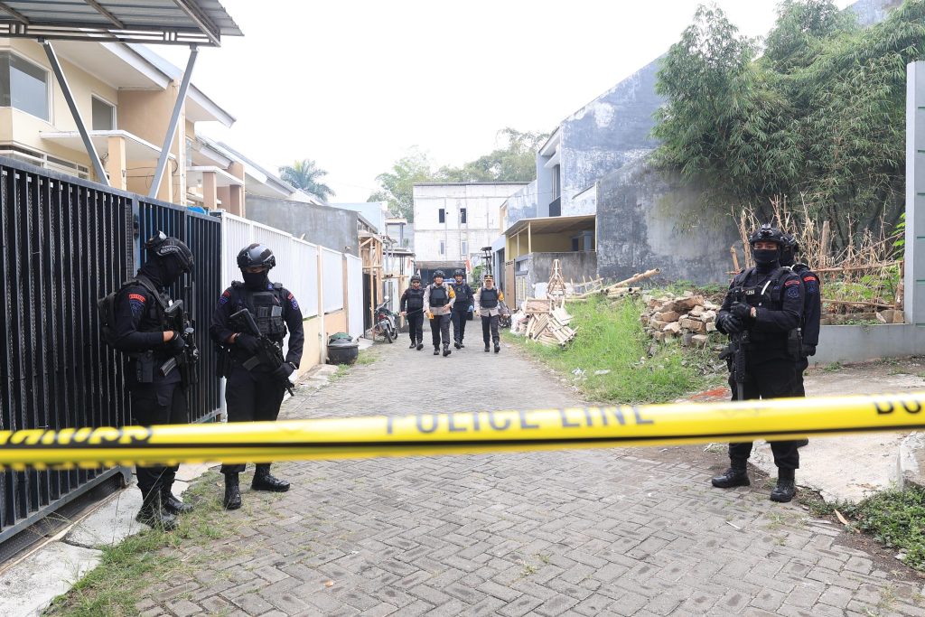 Polri Tangkap “Calon Pengantin” Bom Bunuh Diri di Batu Malang