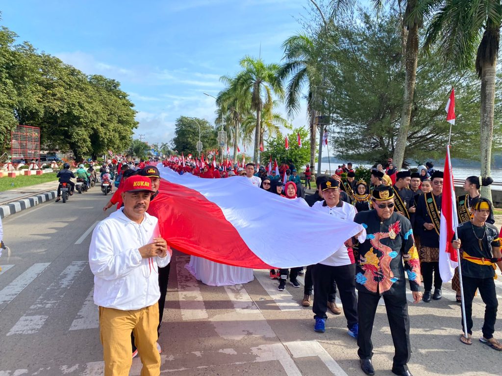 Kapolres Kukar Ikuti Kirab Bendera Merah Putih, Rangkaian Peringatan Hari Kemerdekaan