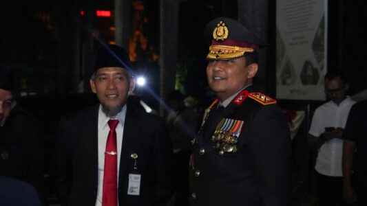 Renungan Suci di TMP Giri Tunggal, Kapolda Jateng Ajak Generasi Muda Terinspirasi