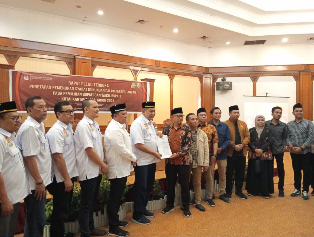 KPU Kukar Tetapkan AYL-AZA Jadi Peserta Pilkada 2024 dari Jalur Perseorangan