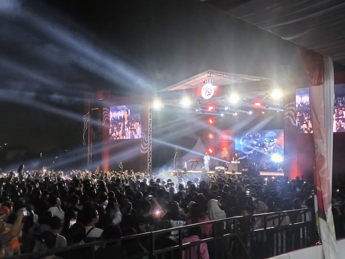 Konser Rakyat HUT RI di Samarinda Dimeriahkan oleh Ribuan Warga