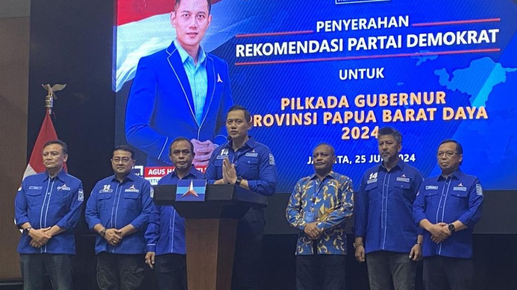 AHY Serahkan SK Demokrat: Roby-Deby Akan Lawan Kotak Kosong di Pilkada Bintan