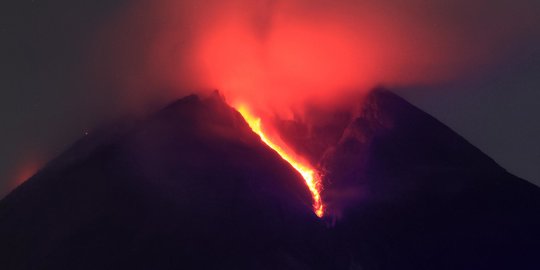 Lava Gunung Merapi Meluncur 13 Kali, Capai Jarak 1,6 kmw