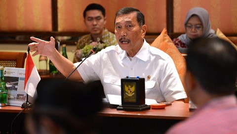 Luhut B Panjaitan: Sensor Deteksi Jenis Gas Akan Dipasang di Pabrik-Pabrik Sekitar Jakarta