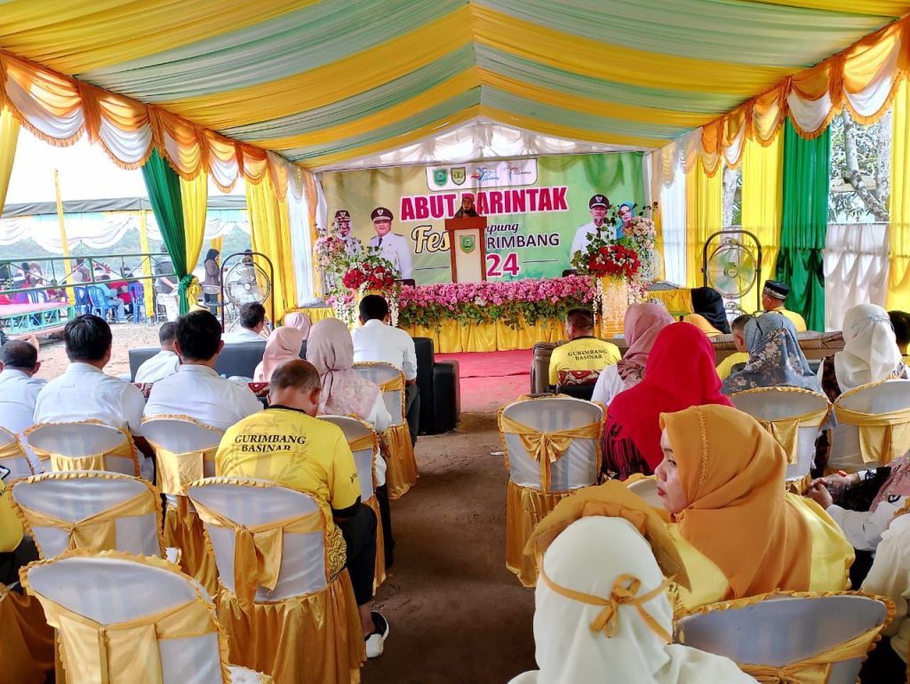 Kapolsek Sambaliung Hadiri dan Amankan Festival Abut Barintak 2024 di Kampung Gurimbang