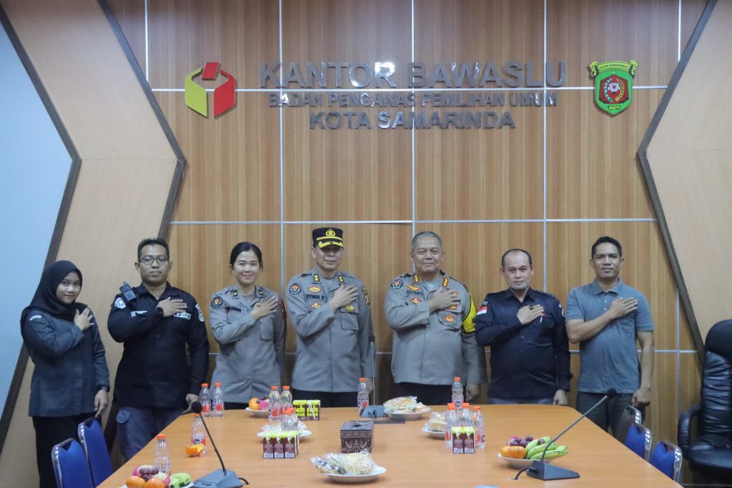 Sinergi Jaga Pilkada yang Aman dan Damai, Kabid Humas Polda Kaltim Kunjungi KPU dan Bawaslu Kota Samarinda