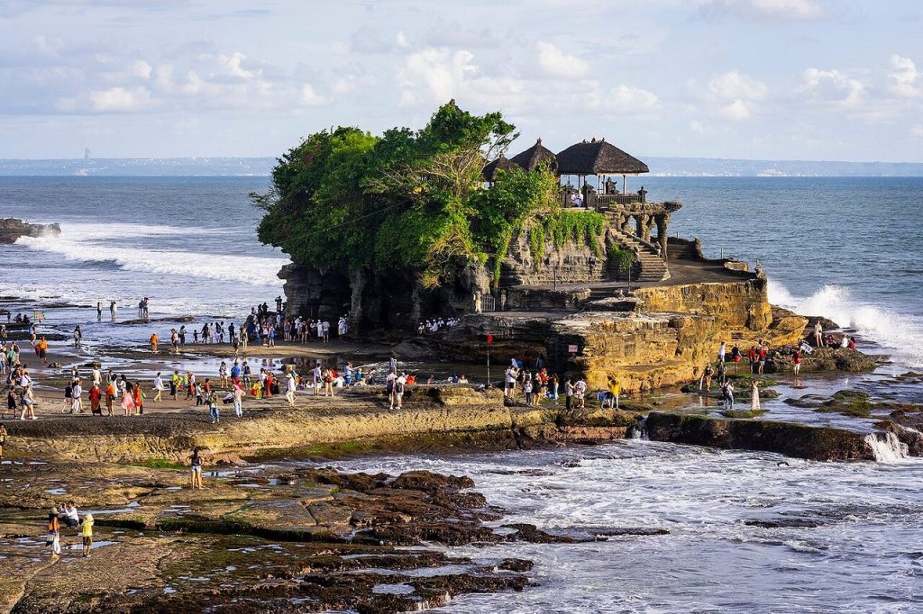 BBMKG Imbau Waspada Potensi Ombak Setinggi 4 Meter di Perairan Bali