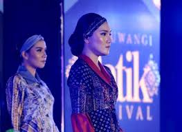 Festival Batik Banyuwangi Angkat Kekayaan Motif “Jenon”.