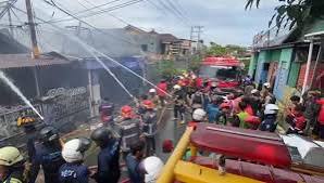 Kebakaran Ludeskan Rumah Kontrakan dan Bengkel di Samarinda