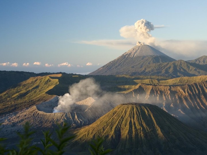 Gunung Semeru di Jatim Erupsi, Tinggi Letusan Capai 1 Kilometer