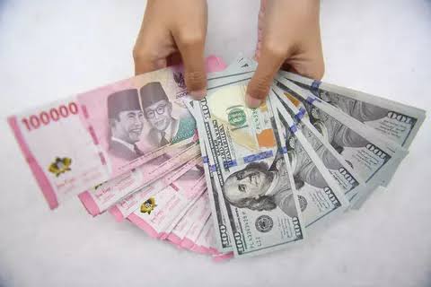 Rupiah Menguat Seiring Tingginya Klaim Pengangguran di AS