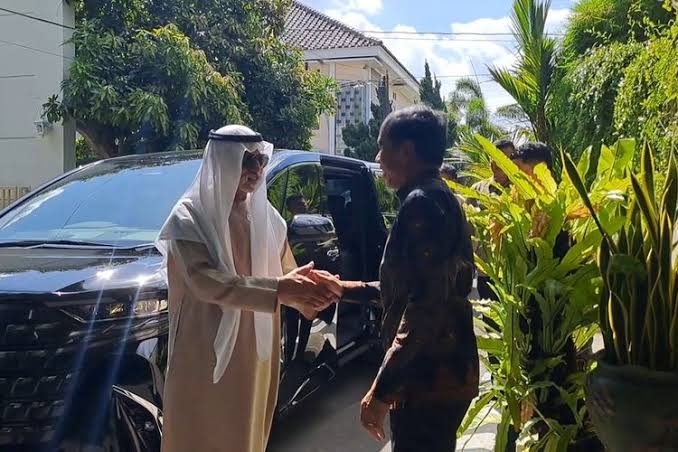 Mantan Presiden Jokowi Sambut Utusan dari Uni Emirat Arab di Solo