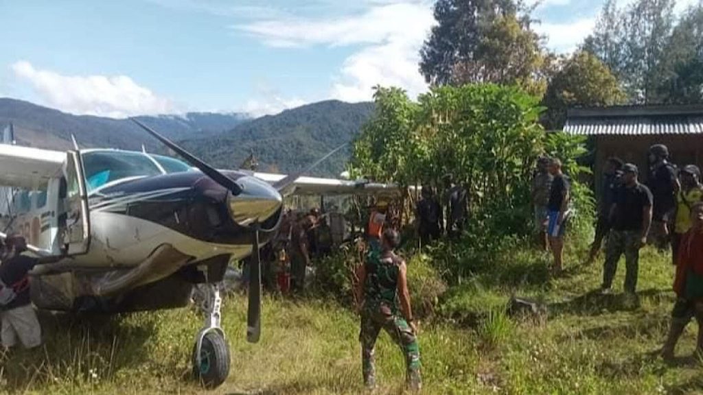 Pesawat Smart Air Pembawa Bantuan Beras Tergelincir di Intan Jaya, Papua Tengah