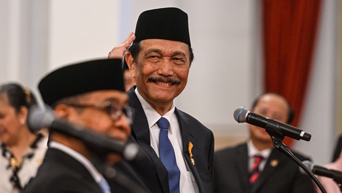 Meski Presiden Berganti, Luhut Tetap Mendapatkan Posisi Strategis