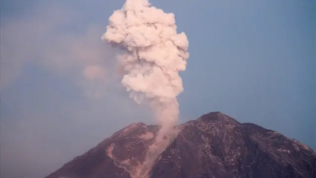 Gunung Semeru Kembali Erupsi, Dua Letusan Terdeteksi Sabtu Pagi