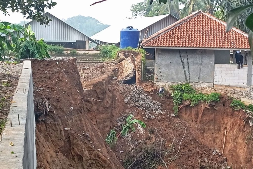 Bencana Longsor di Ponpes Yaspida: 4 Santri Meninggal Dunia dan 5 Luka-luka