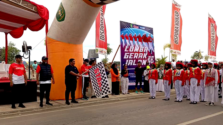 Asisten I Buka Lomba Gerak Jalan Dispora Kukar