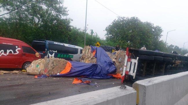 Rouf, Sopir Truk Maut, Hidup Sederhana di Rumah Anyaman Bambu dengan 5 Anak dan Kakak yang Lumpuh