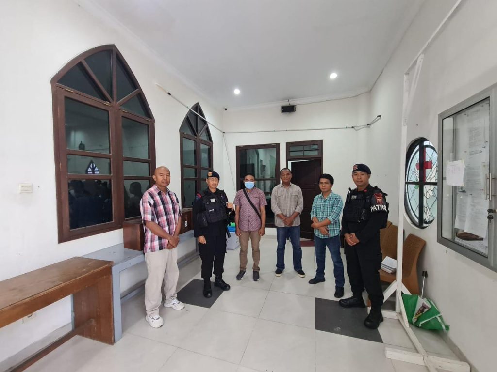 Berikan Rasa Aman, Sat Brimob Polda Kaltim Gelar Patroli Gereja-Gereja di Samarinda